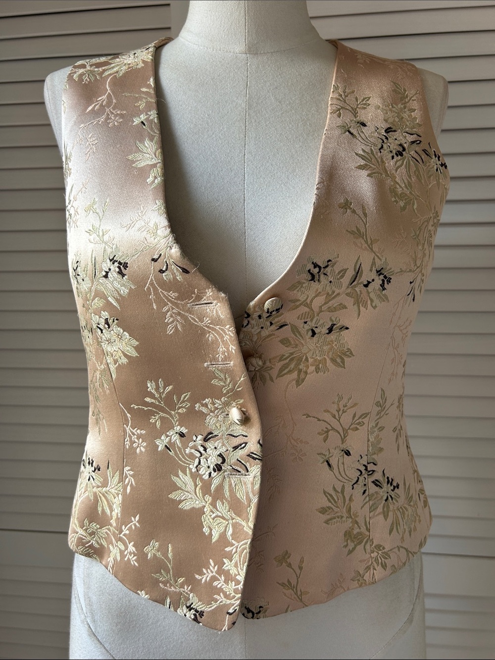 VTG silk Emanuel Embroidered Floral Vest in Blush mandarin asian style brocade - Picture 7 of 14